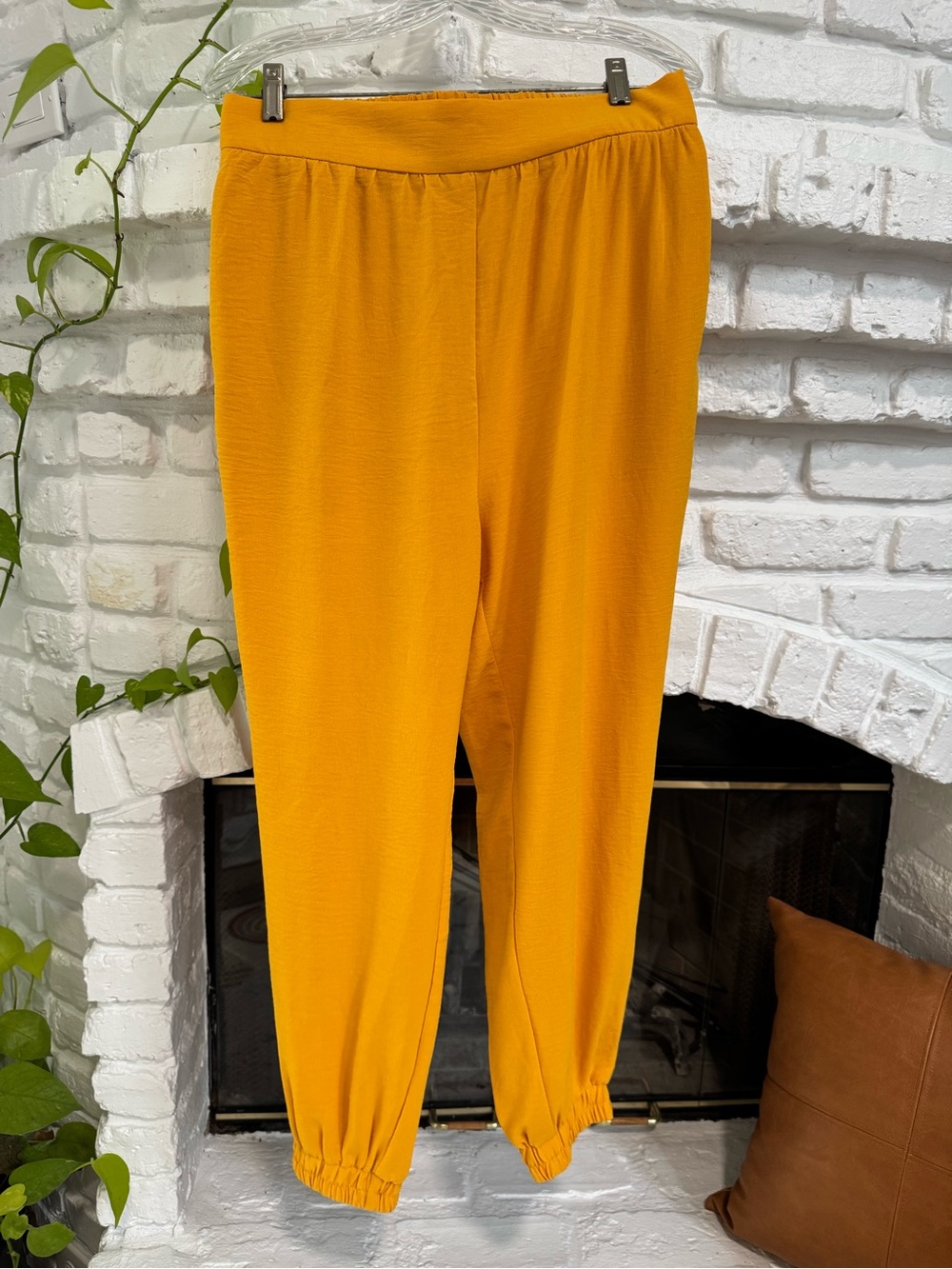 Marigold Elastic-Waist Linen Jogger Bottoms with Pockets